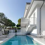With Pool In 45641