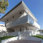 With Pool In 45641 Apartman *