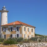 With Pool In 45641 *